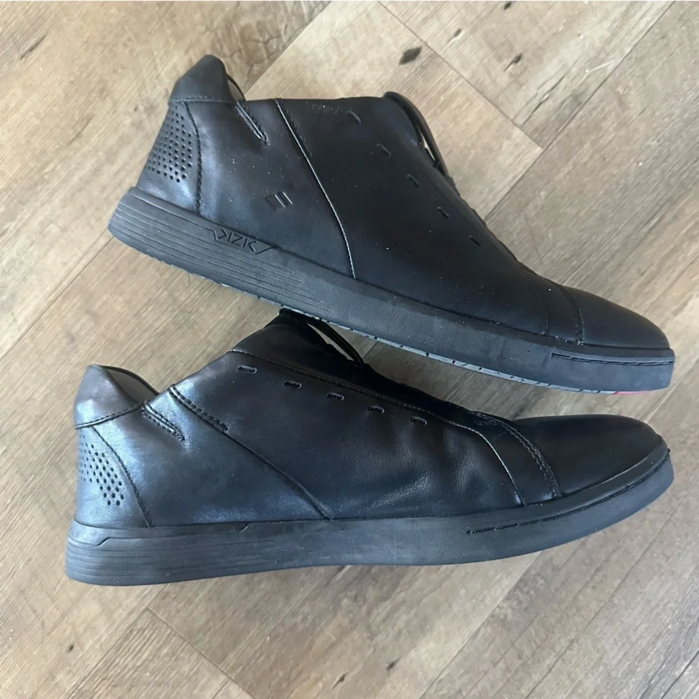 Kizik New York Leather Laceless Hands Free Slip on Leather Sneaker